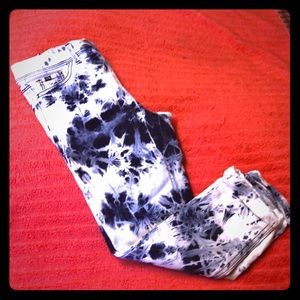 ⭐️⭐️ 3 for $25⭐️⭐️ Girls euc acid wash Capri jeggings